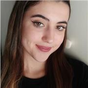 Soy estudiante de educación primaria, especializada en la mención de inglés. Además, estudio para obtener el C1 de Inglés.